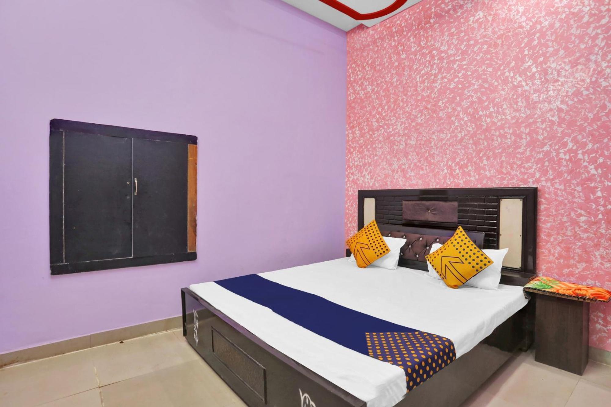 Hotel O Aniruddha Palace Mathura Exterior foto