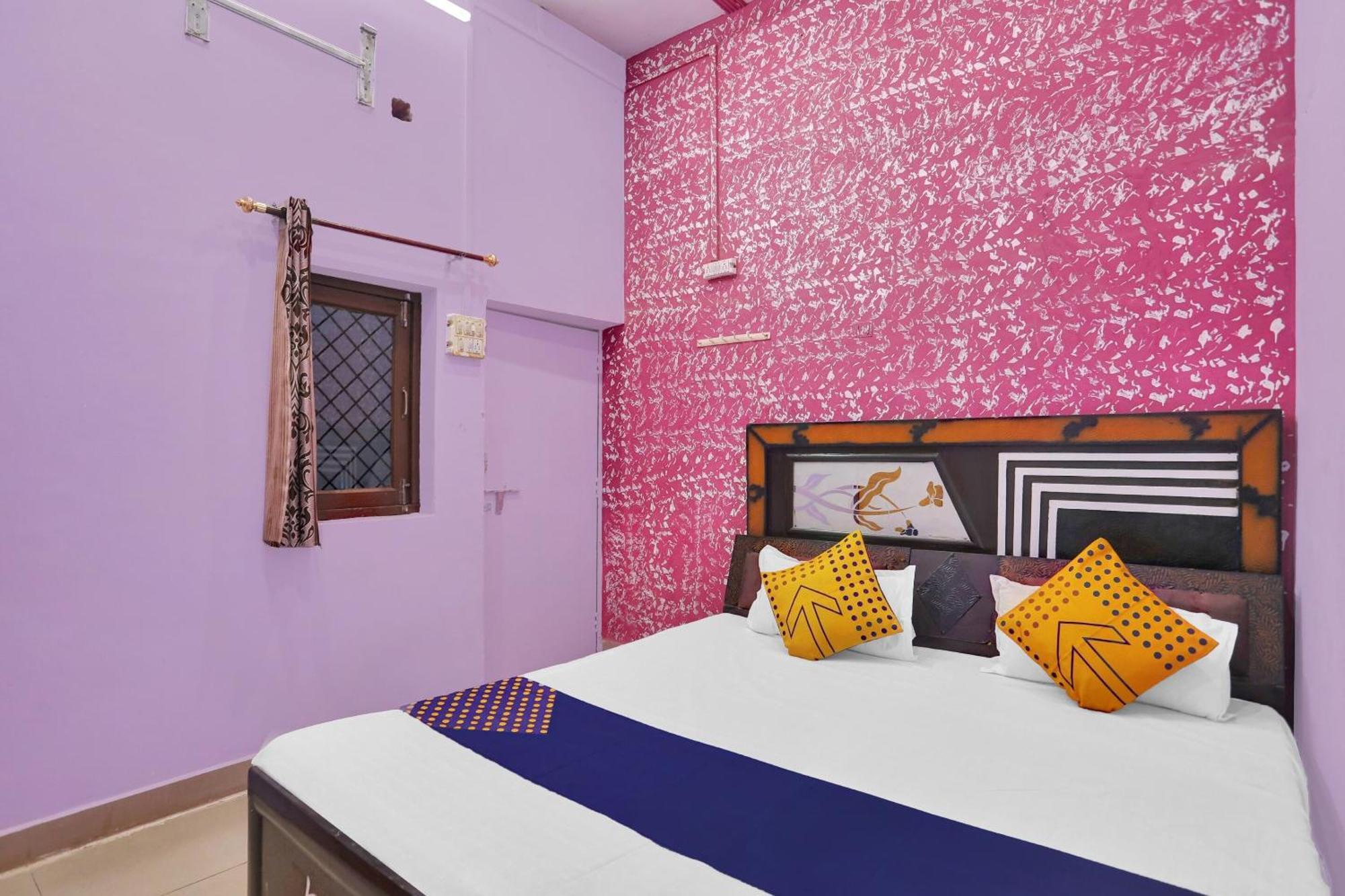 Hotel O Aniruddha Palace Mathura Exterior foto